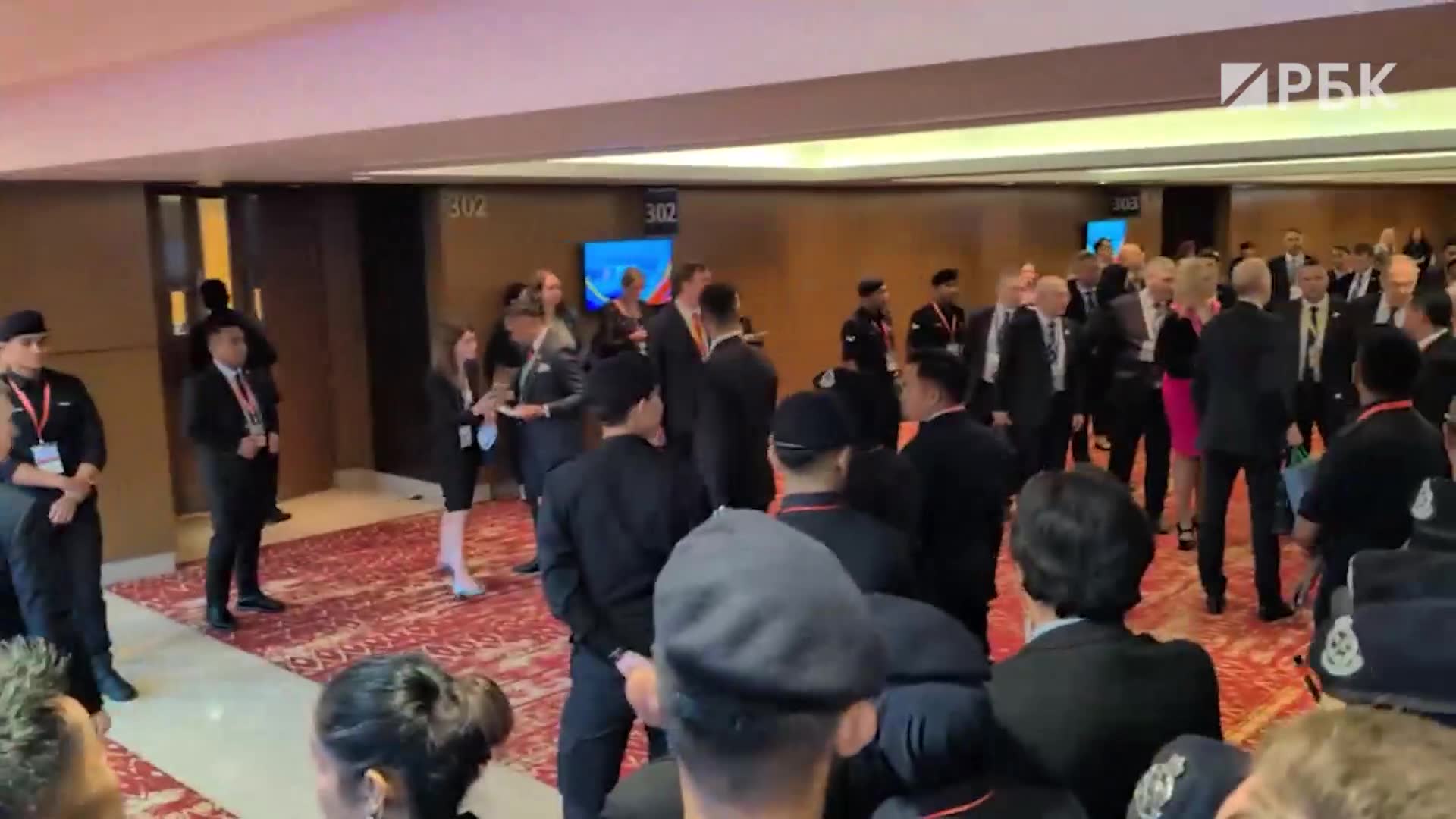 Lavrov and Rubio concluded the meeting, which lasted 50 minutes, reports an RBC correspondent.