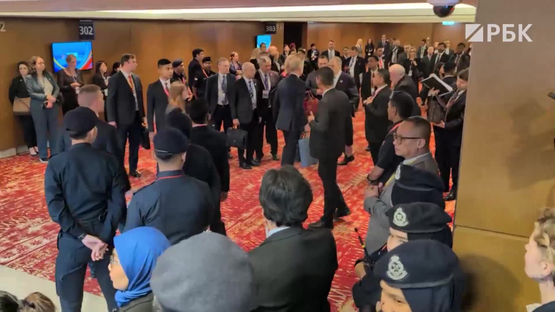 Lavrov and Rubio concluded the meeting, which lasted 50 minutes, reports an RBC correspondent.