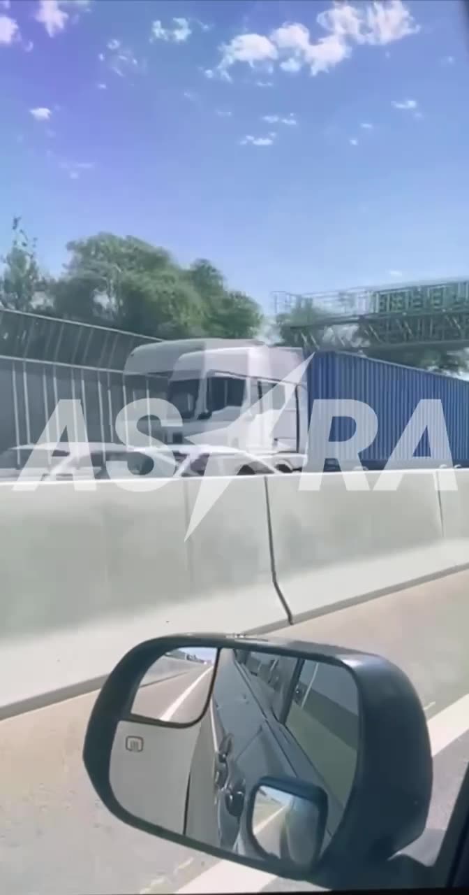 High alert in Moscow, special services looking for trucks that could deliver drones to the capital