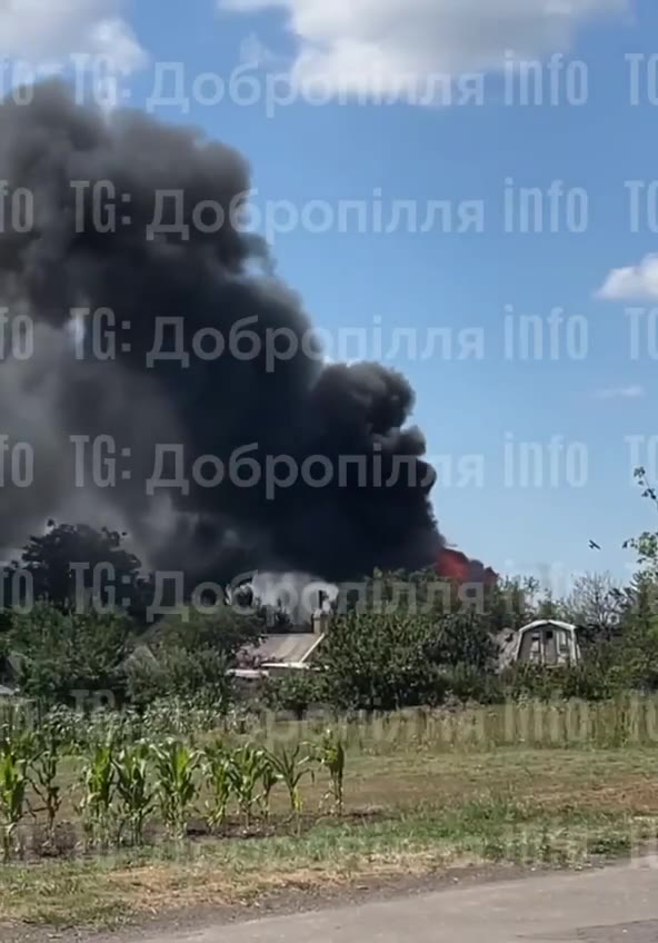 A house is on fire in Hannivka as result of shelling