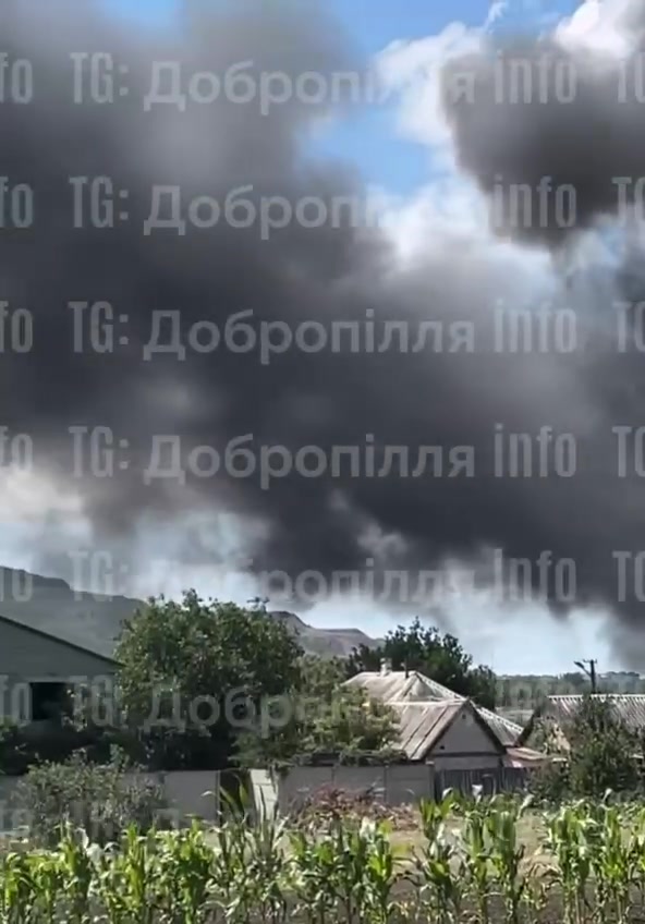 A house is on fire in Hannivka as result of shelling