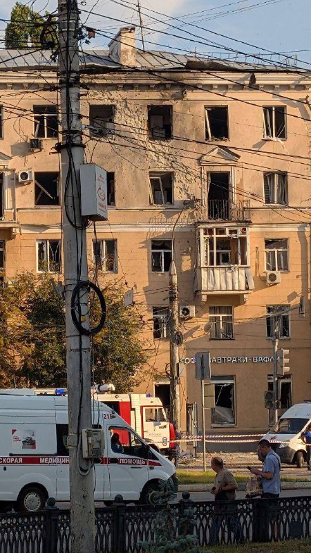 Almeno 16 persone sono rimaste ferite in seguito all'attacco notturno con i droni a Voronezh