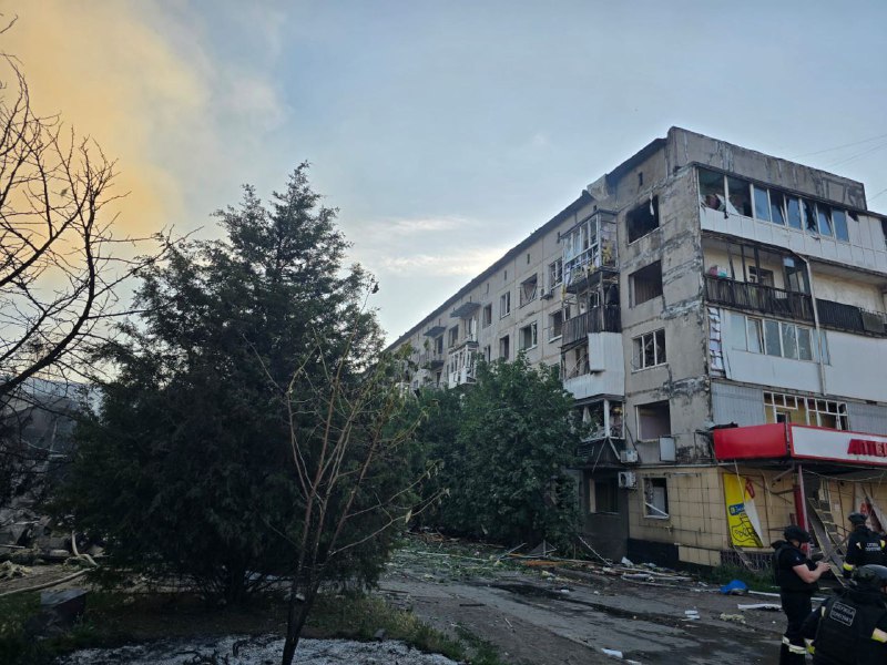 2 people killed, 17 wounded as result of Russian airstrike with FAB-500 UMPK glide bomb in Dobropillia, Donetsk region