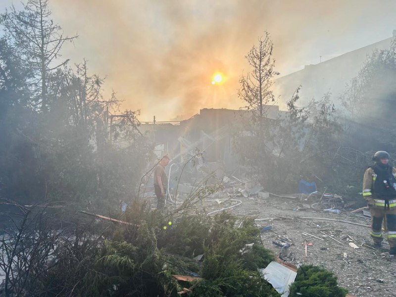 2 people killed, 17 wounded as result of Russian airstrike with FAB-500 UMPK glide bomb in Dobropillia, Donetsk region