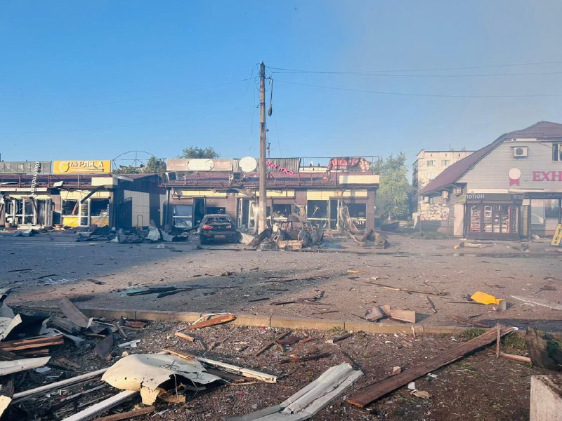 2 people killed, 17 wounded as result of Russian airstrike with FAB-500 UMPK glide bomb in Dobropillia, Donetsk region