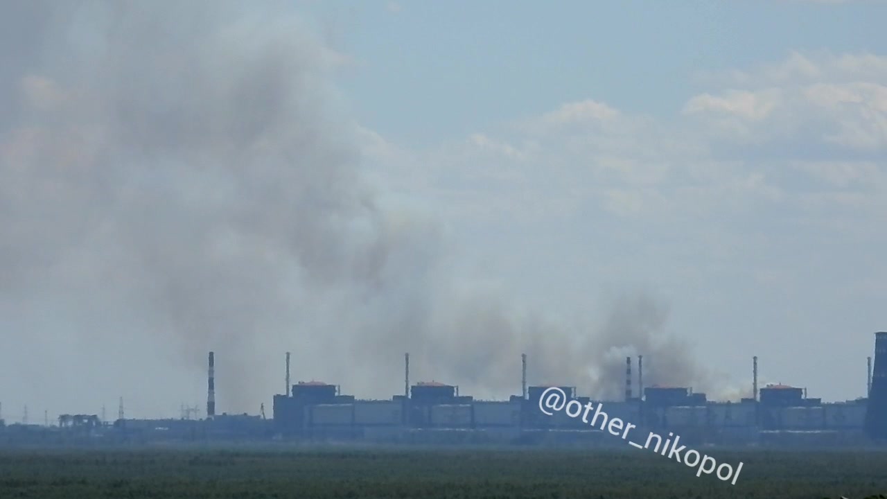 Smoke is rising near Zaporizhzhia power plant and the blackout reported at the occupied part of Zaporizhzhia region