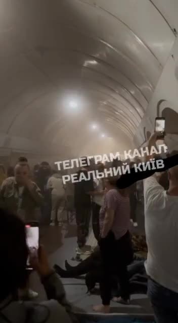 Fire at the Lukianivska metro station in Kyiv