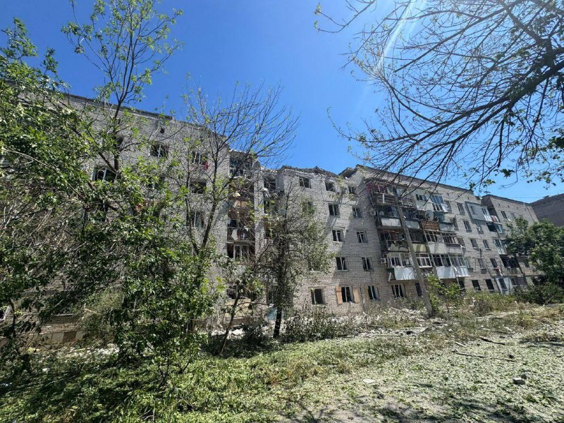 2 person killed, 14 wounded as result of air strikes and artillery shelling in Kostiantynivka of Donetsk region