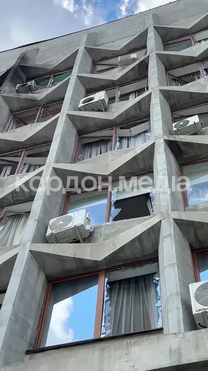 Дрони атакували будівлю обласної адміністрації в Сумській області