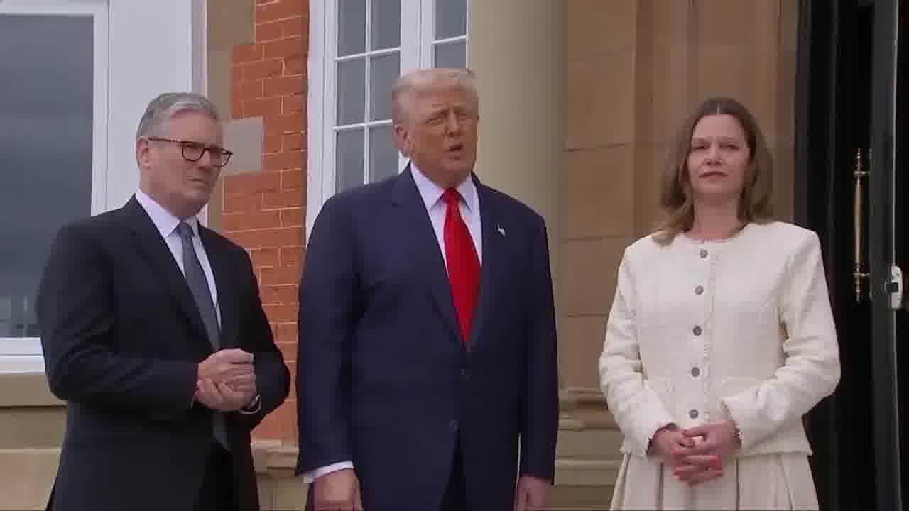 .@POTUS за Русия и Украйна: „Разочарован съм от президента Путин. Ще намаля тези 50 дни, които му дадох, на по-малък брой, защото мисля, че вече знам отговора какво ще се случи.