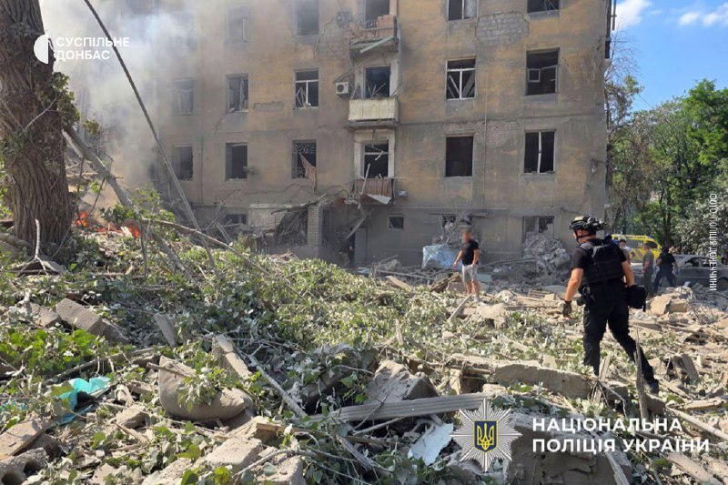 אדם אחד נהרג ו-11 פצועים כתוצאה מתקיפת אוויר בקרמטורסק