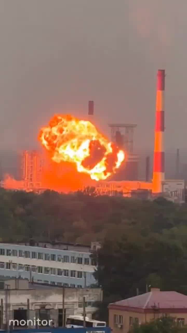 Drones have attacked oil refinery in Novokuubyshevsk of Samara region 