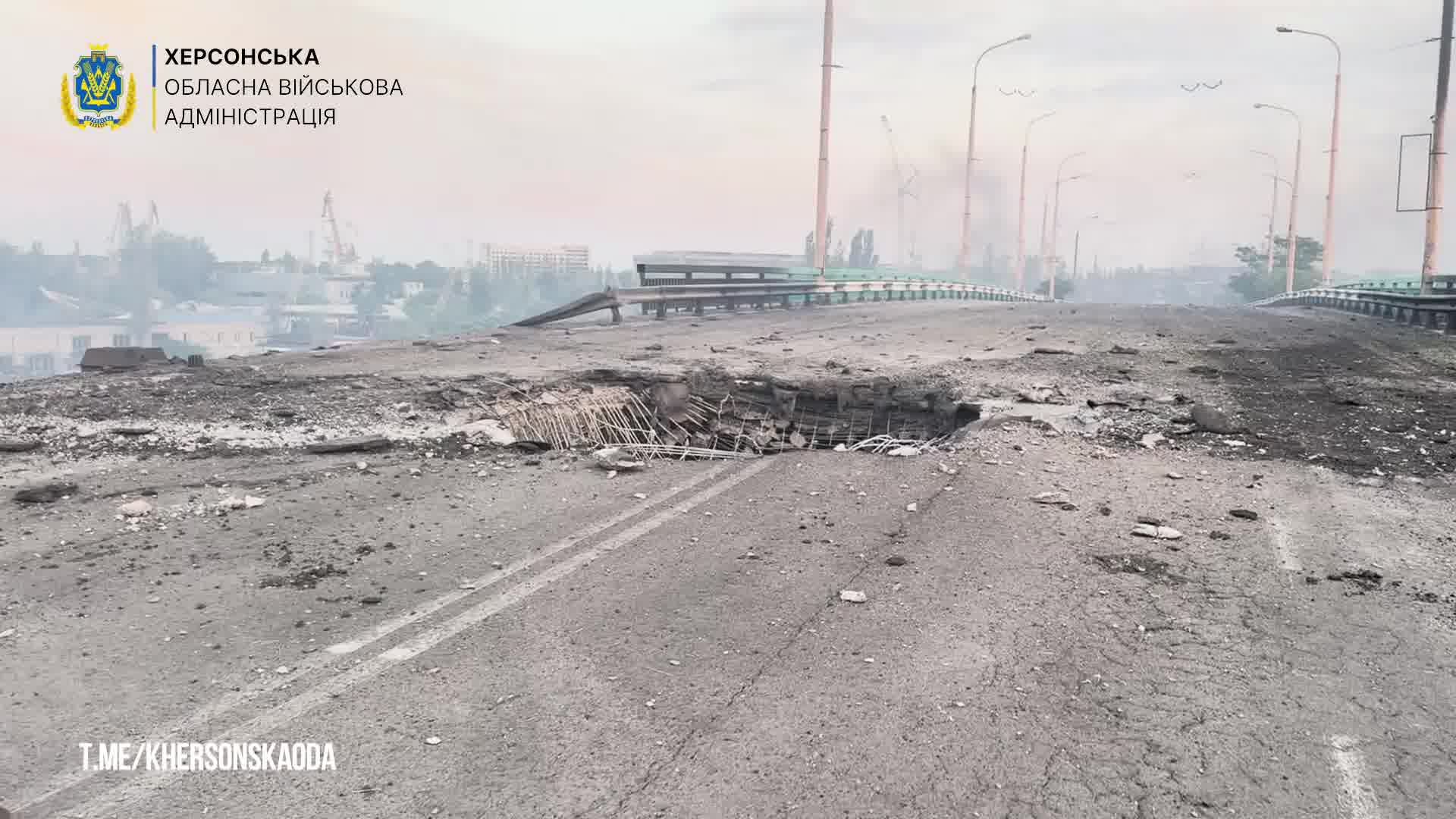 Због оштећења моста у Херсону, локалне власти позивају цивиле у округу Корабелни на евакуацију