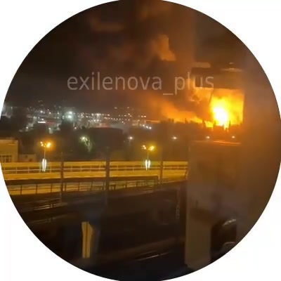 I droni hanno attaccato il deposito di petrolio ad Adler, provocando un enorme incendio