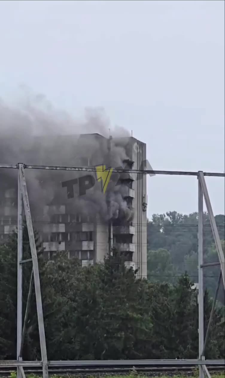Big fire reported at the hotel in Lviv