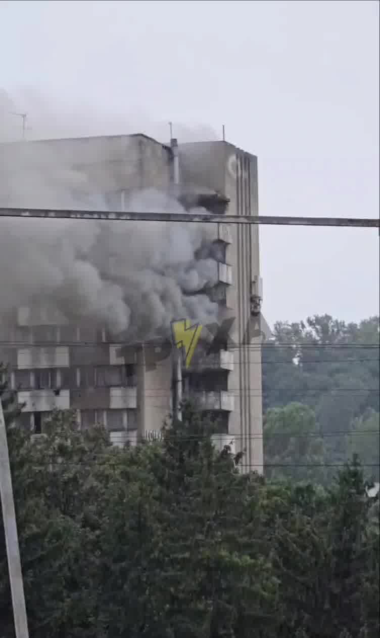 Big fire reported at the hotel in Lviv