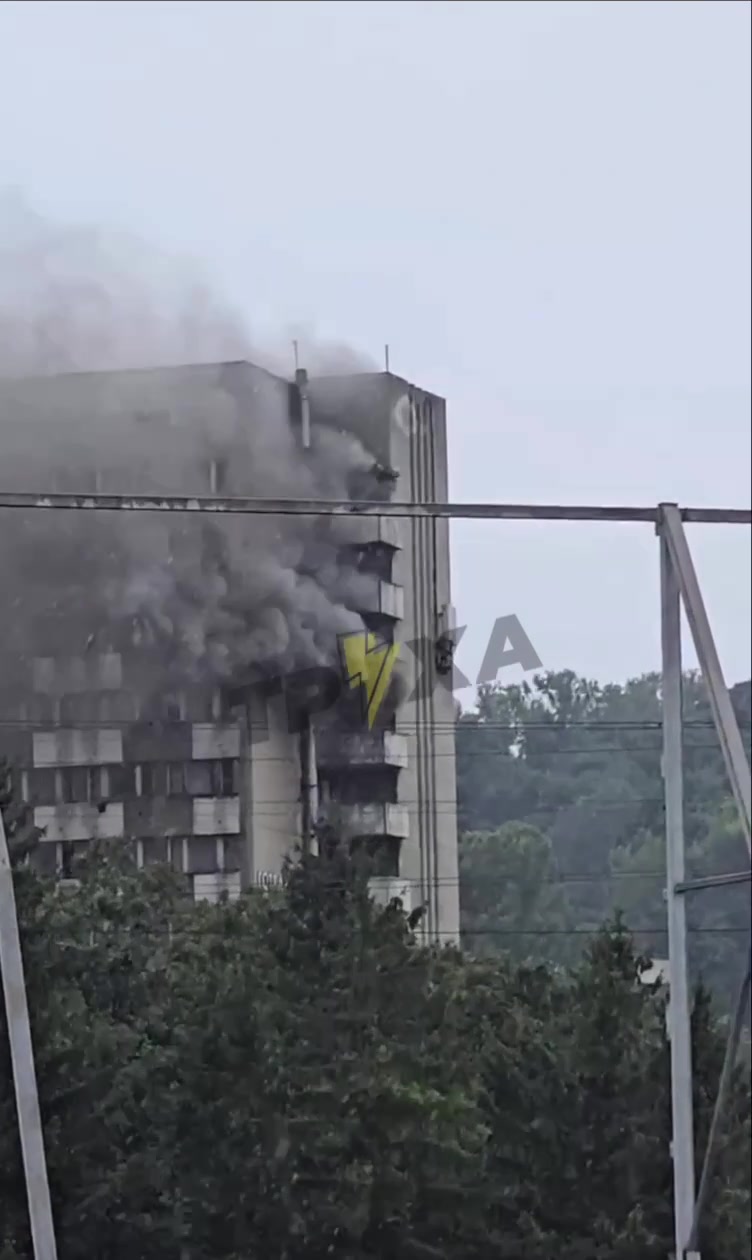 Big fire reported at the hotel in Lviv