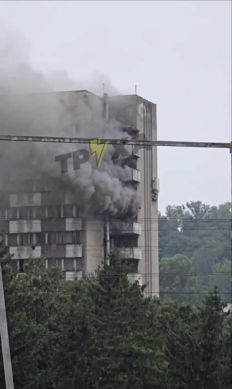 Big fire reported at the hotel in Lviv