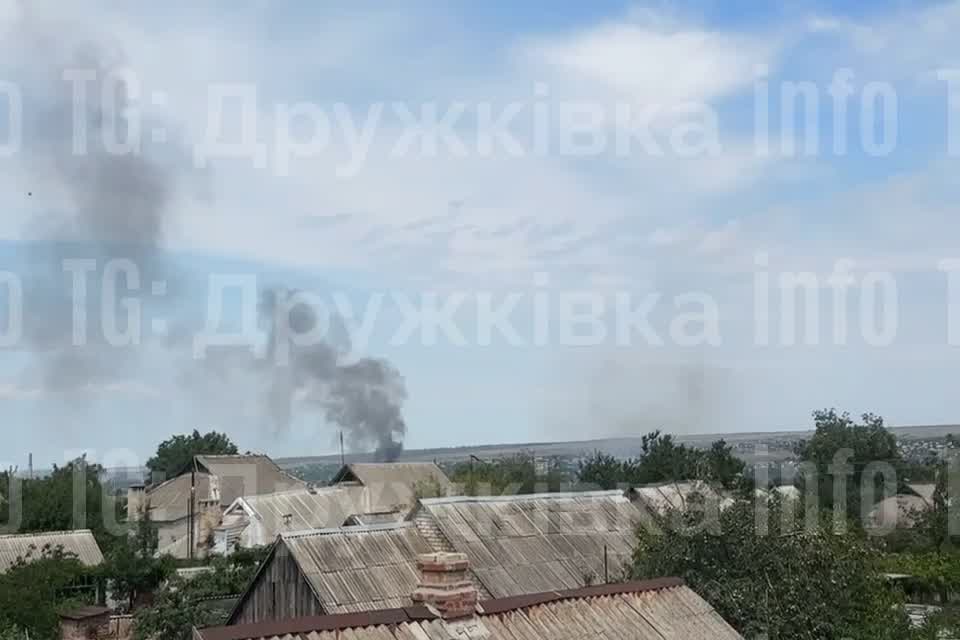 Brand i Druzhkivka efter ett flyganfall