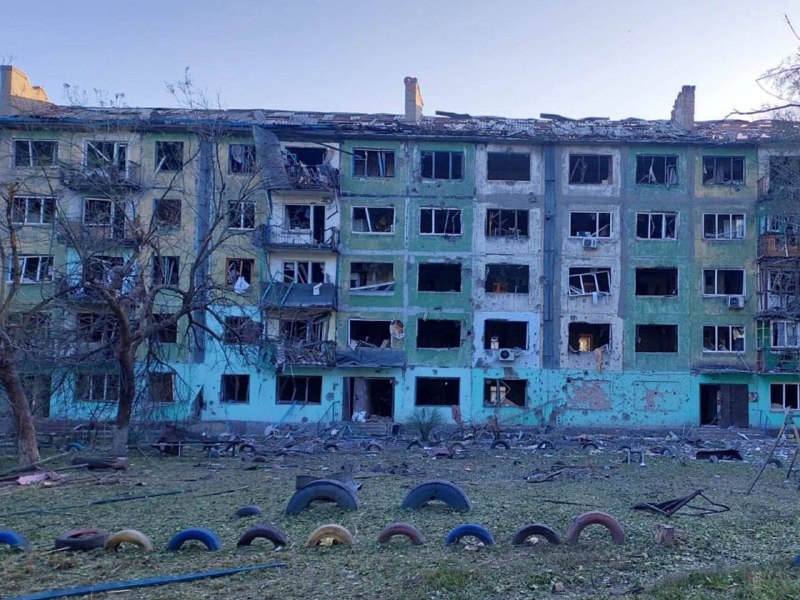 2 dödade och 7 skadade i flyganfall i Bilozerske i Donetsk-regionen