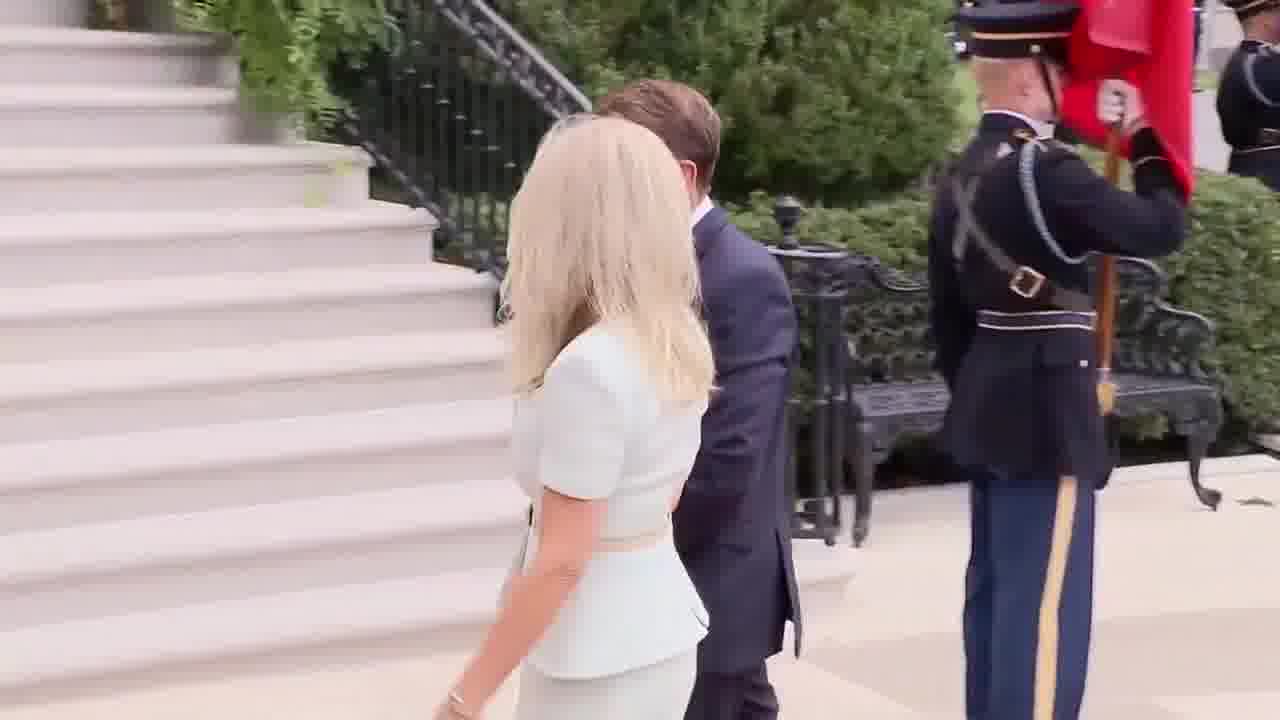 საფრანგეთის პრეზიდენტი ემანუელ მაკრონი (@EmmanuelMacron) თეთრ სახლში ჩავიდა