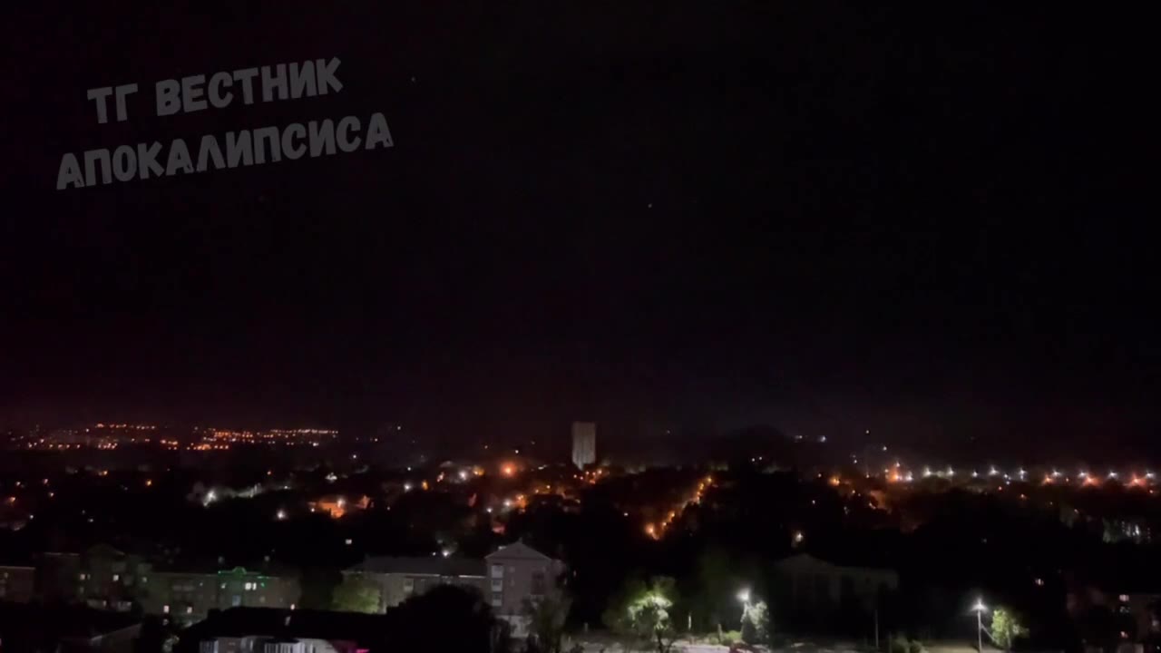 كان الدفاع الجوي نشطًا في دونيتسك