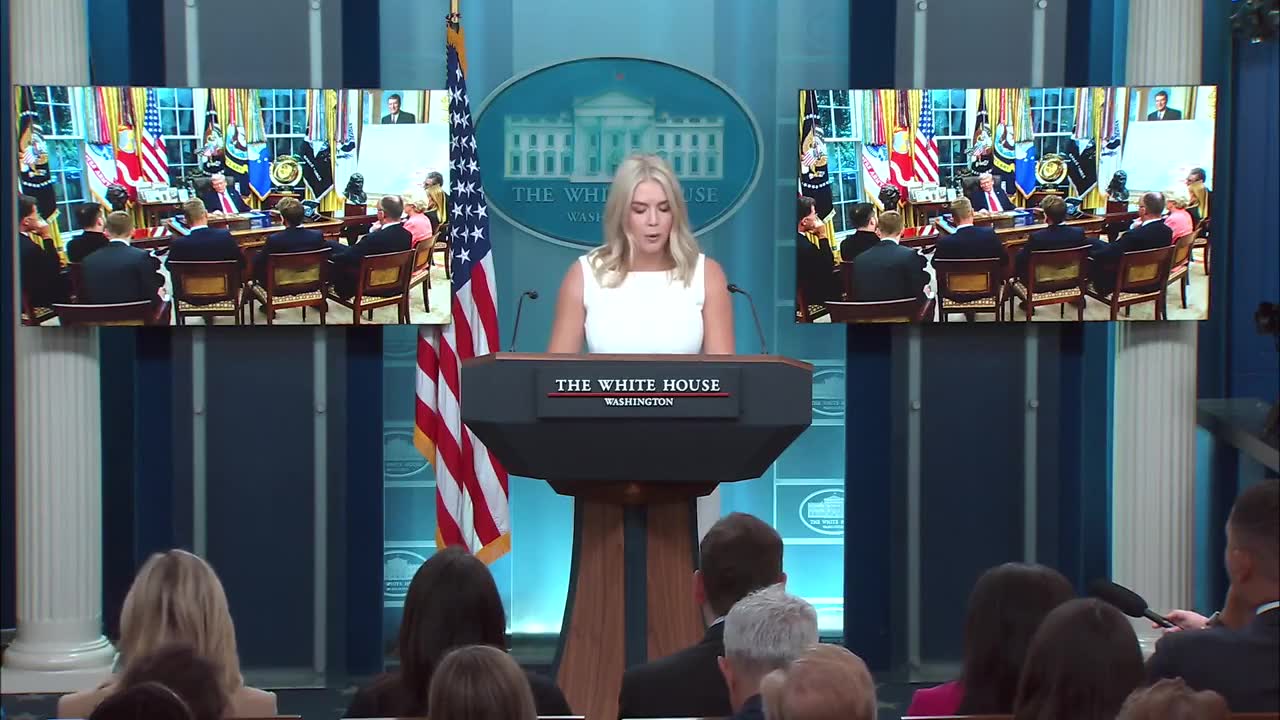 .@PressSec: בעקבות השיחות המעודדות אתמול, @POTUS שוחח עם הנשיא פוטין בטלפון, והוא הסכים להתחיל את השלב הבא בתהליך השלום - פגישה בין הנשיא פוטין לנשיא זלנסקי. ולאחריה, במידת הצורך, פגישה תלת-צדדית.