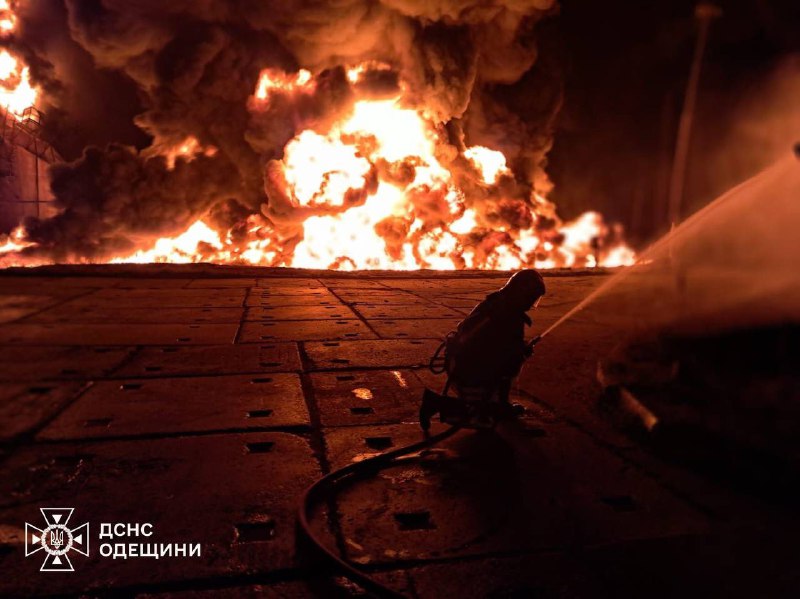 Drony zaútočily na palivovou infrastrukturu v Oděské oblasti, 1 člověk byl zraněn