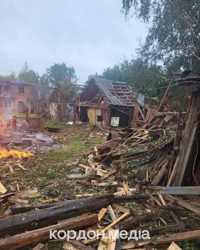 Fires as result of airstrikes in Znob-Novhorodske village of Sumy region
