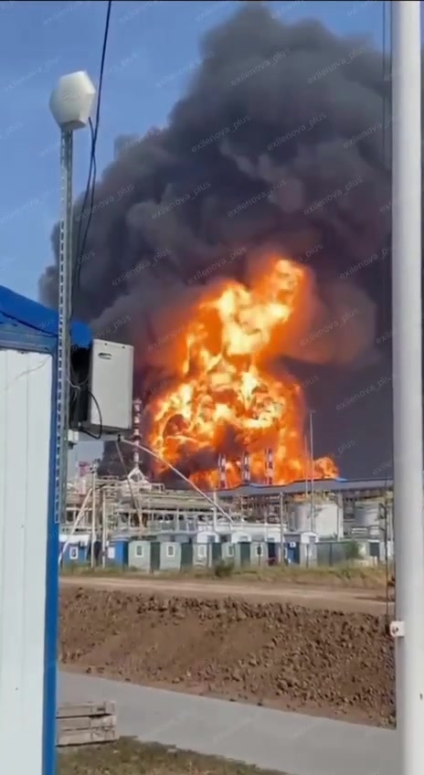 Fire is burning at Novoshakhtinsky oil refinery 