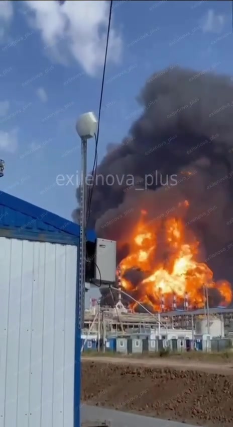 Fire is burning at Novoshakhtinsky oil refinery 