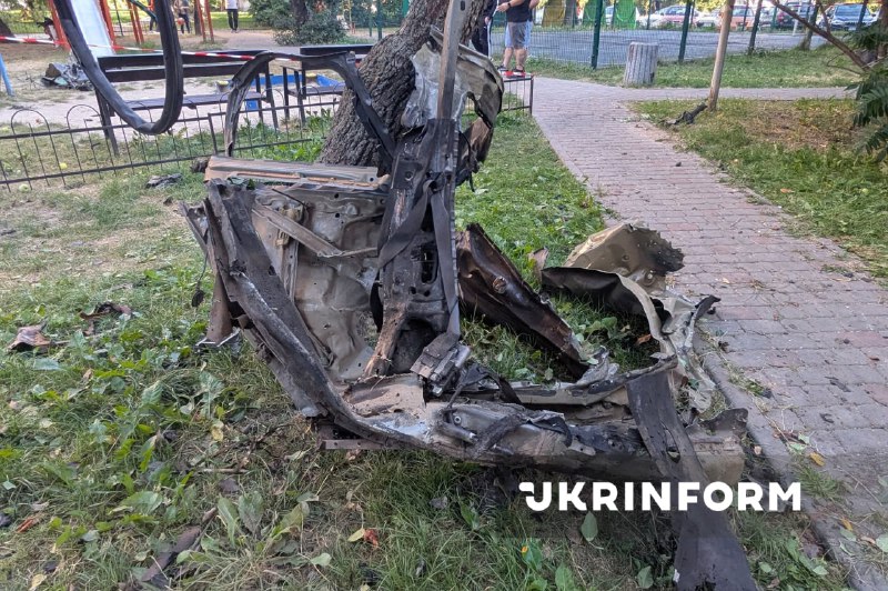 Damages in Vyshhorod by debris 