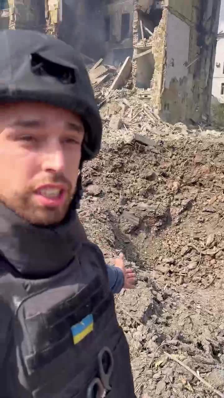 Airstrikes destroyed a hospital in Kostiantynivka