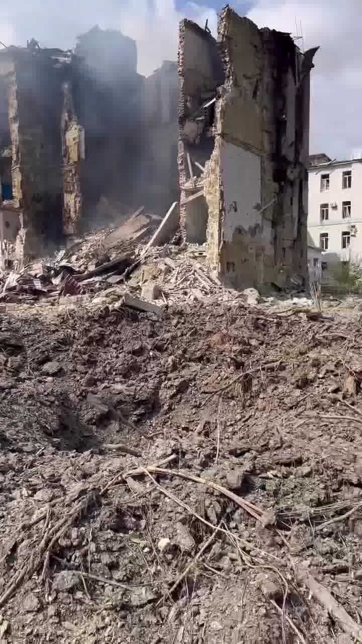 Airstrikes destroyed a hospital in Kostiantynivka