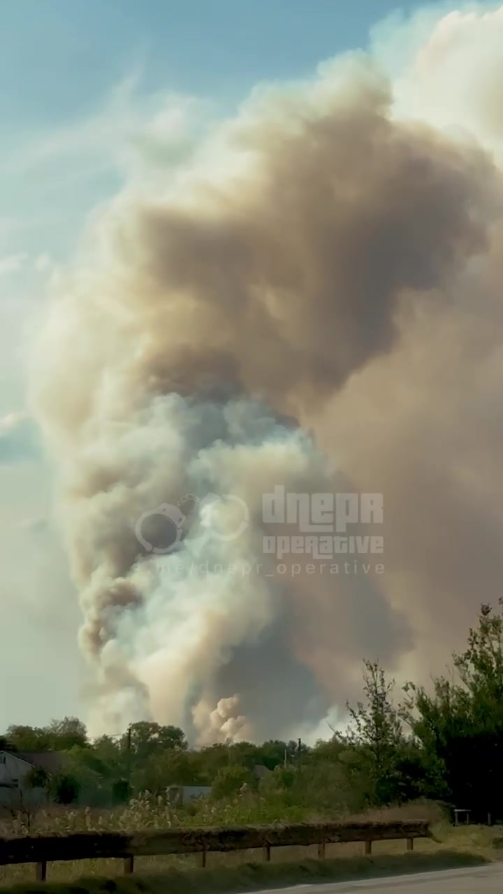 Big forest fire near Obukhivka of Dnipropetrovsk region