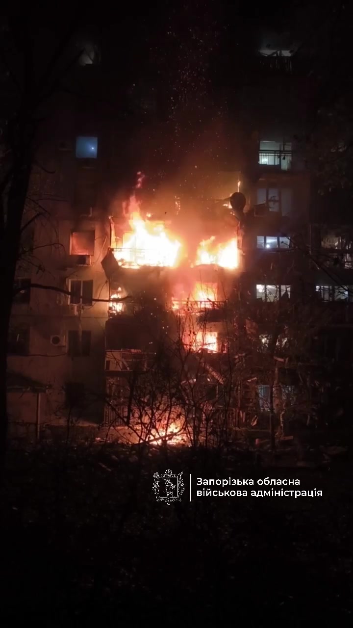 Residential house is on fire in Zaporizhzhia