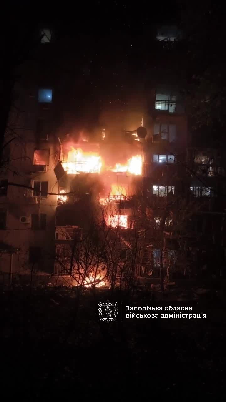 Residential house is on fire in Zaporizhzhia