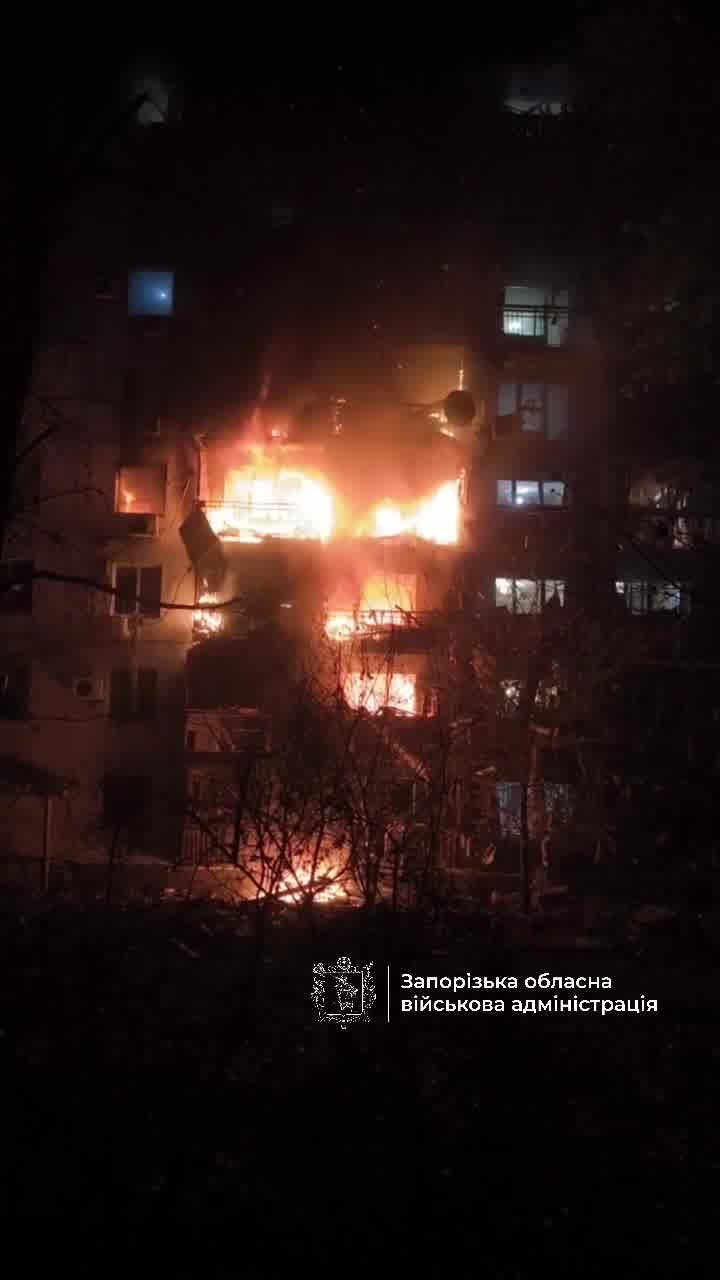 Residential house is on fire in Zaporizhzhia