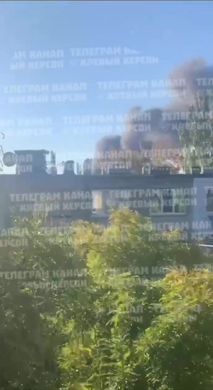 Big fire in Kherson, Russian army attacking rescuers attempting to extinguish the fire