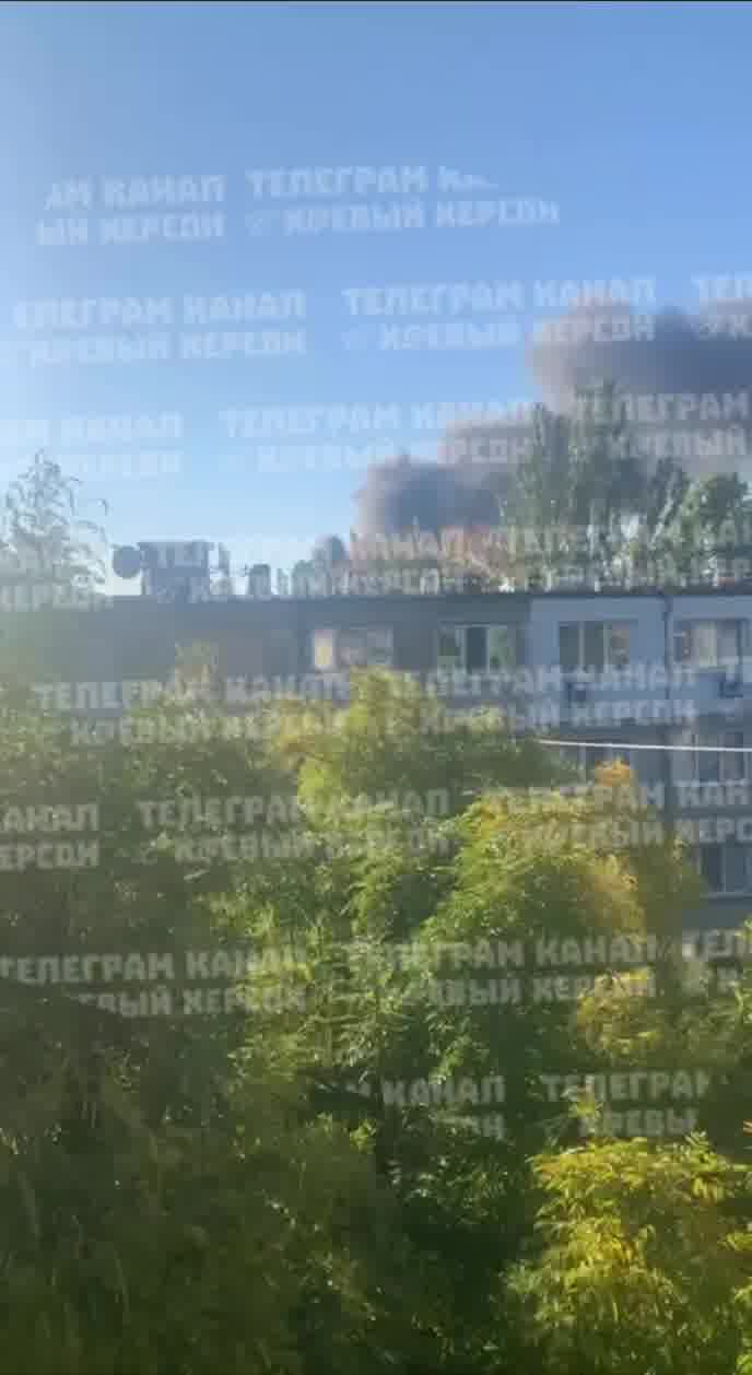 Big fire in Kherson, Russian army attacking rescuers attempting to extinguish the fire
