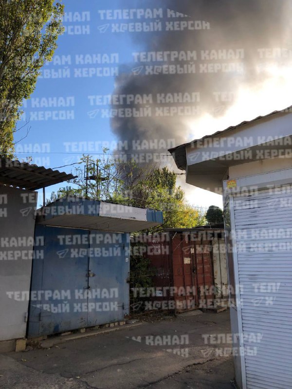Big fire in Kherson, Russian army attacking rescuers attempting to extinguish the fire