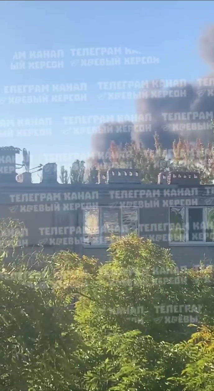 Big fire in Kherson, Russian army attacking rescuers attempting to extinguish the fire