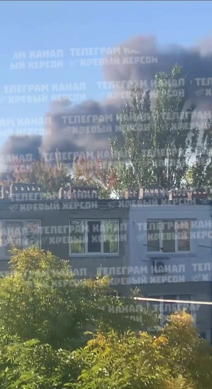 Big fire in Kherson, Russian army attacking rescuers attempting to extinguish the fire