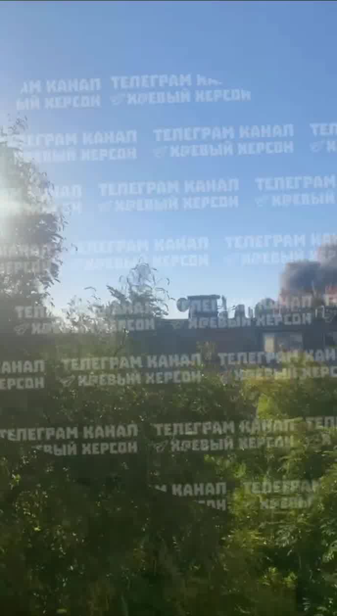 Big fire in Kherson, Russian army attacking rescuers attempting to extinguish the fire