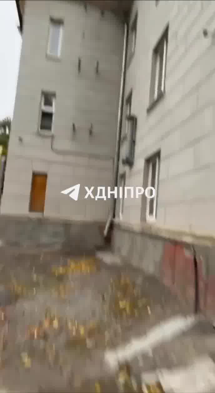 Violent explosions were reported in Dnipro. Drones strikes in the central part of city