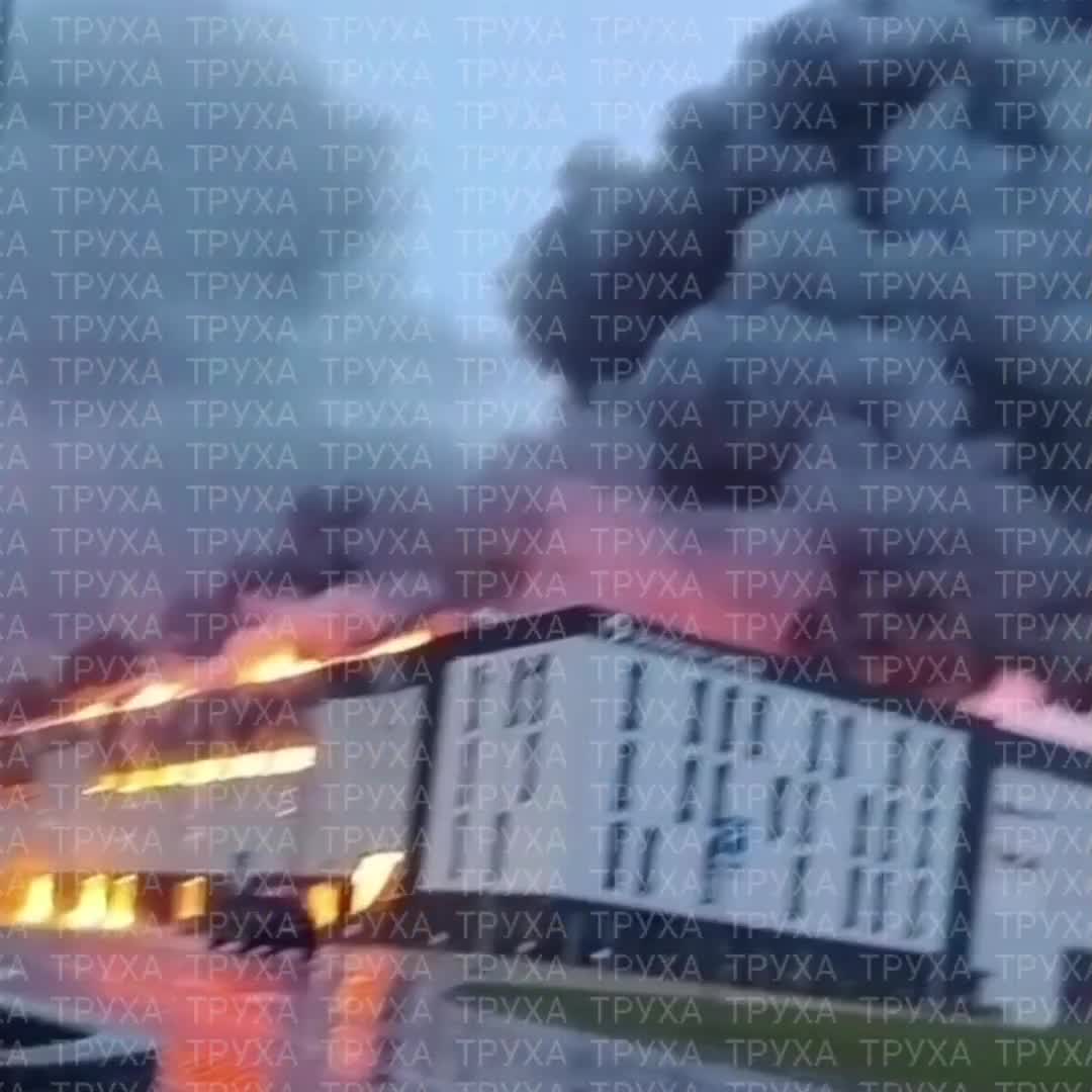 Sparrow industrial park in Lviv on fire after Russian attack. «A civilian facility with no military component», - says mayor