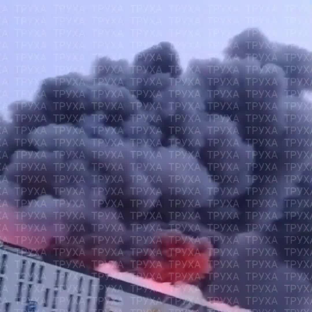 Sparrow industrial park in Lviv on fire after Russian attack. «A civilian facility with no military component», - says mayor