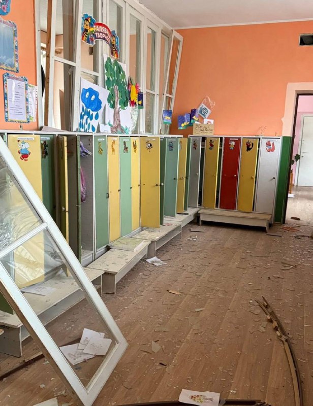 A school and a childreengarten damaged in Lviv 