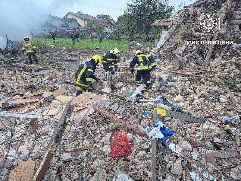 Zelensky: This night, Ukraine was again under a combined Russian attack - more than 50 missiles and about 500 strike drones. Сruise missiles, Shahed-type drones, and even Kinzhal missiles. Lviv, Ivano-Frankivsk, Zaporizhia, Chernihiv, Sumy, Kharkiv, Kherson, Odesa, Kirovohrad regions were under attack. As of now information about 10 injured and 5 killed people