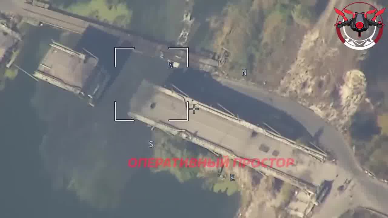 Russian air strike at the bridge over Siverskiy Donets river near Raihorodok